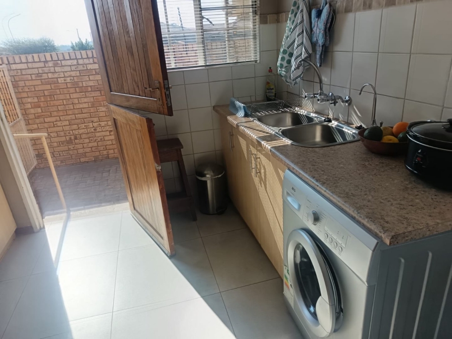 2 Bedroom Property for Sale in Minerva Gardens Northern Cape